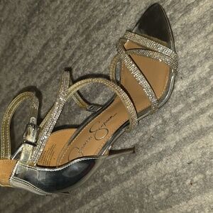 Jessica Simpson Elegant Silver Strappy Sandals Size 7.5 - Barely Worn